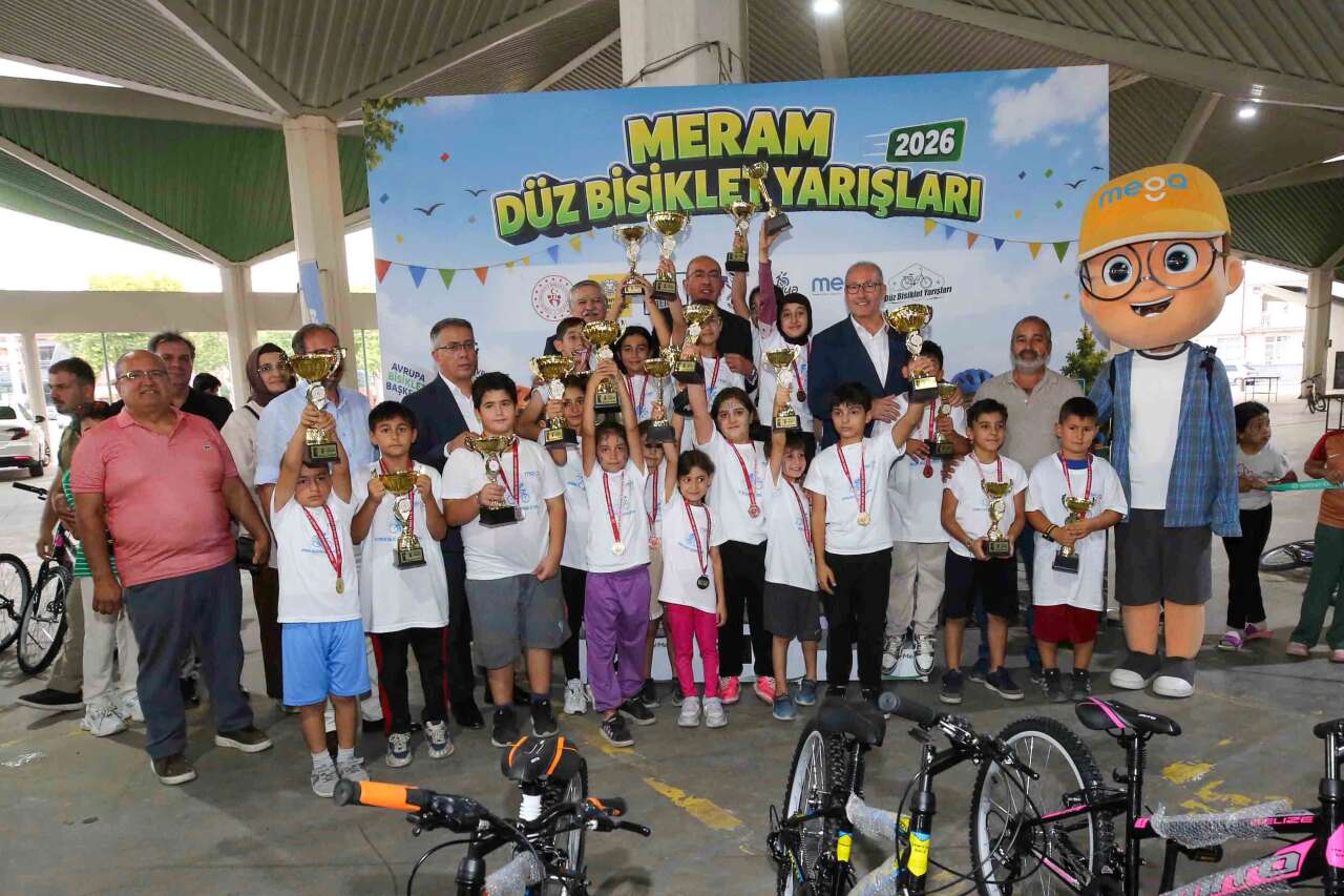 Konya’da 2 binden fazla çocuk pedal çevirdi! 6 haftalık bisiklet maratonu sona erdi 6